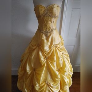 Yellow Dress / Quinceañera Dress / Prom Dress / Ball Gown